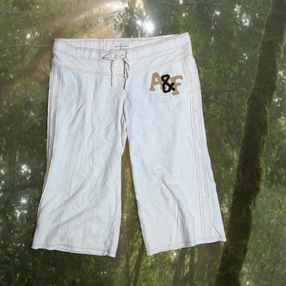 *SOLD* Vintage Y2K White Abercrombie & Fitch Capri Flare Sweatpants w/ Embroider